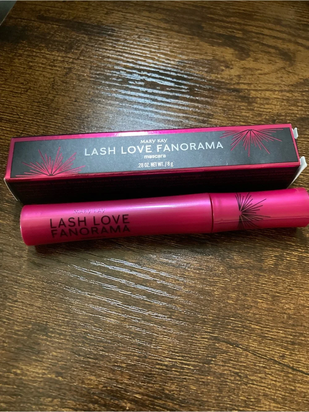 Mary Kay Lash Love Fanorama Mascara — Bright Pink